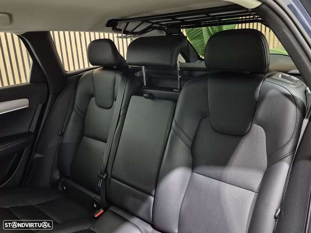 Volvo V90 Cross Country 2.0 B5 Plus AWD - 15