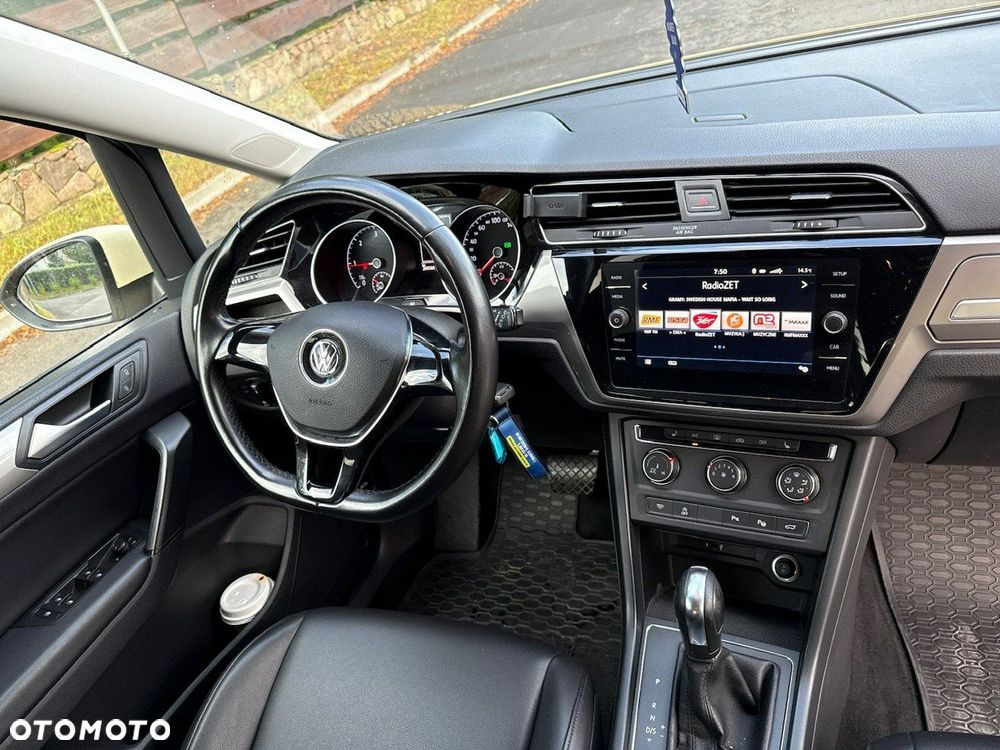 Volkswagen Touran - 10
