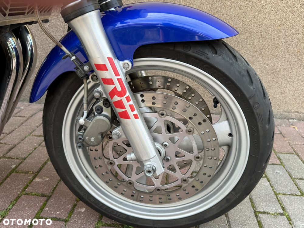 Yamaha XJR - 38