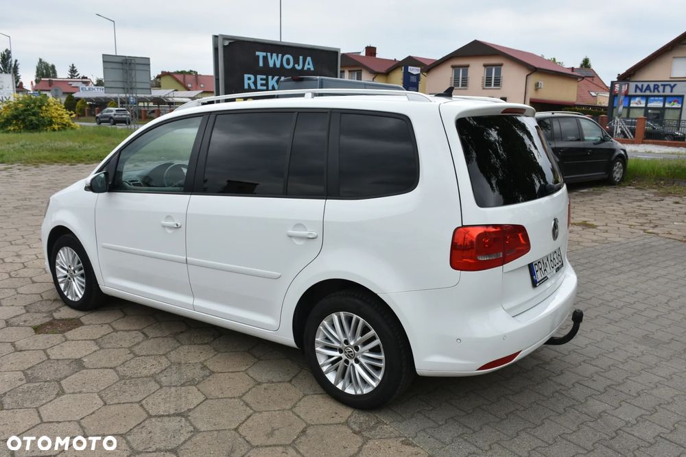 Volkswagen Touran 2.0 TDI DPF BlueMotion Technology STYLE - 5