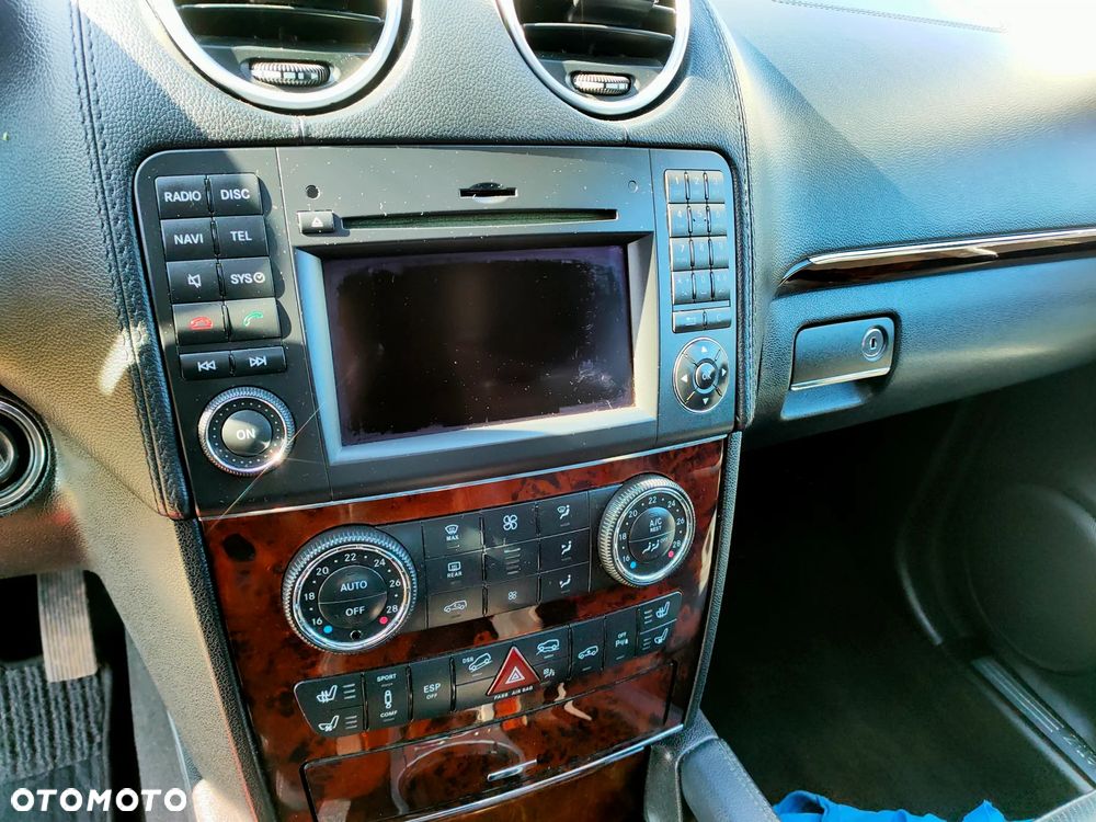 Mercedes-Benz ML - 23