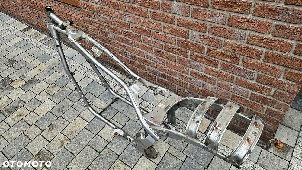Rama dokumenty Honda VT1300 CX Fury 2010 - 11