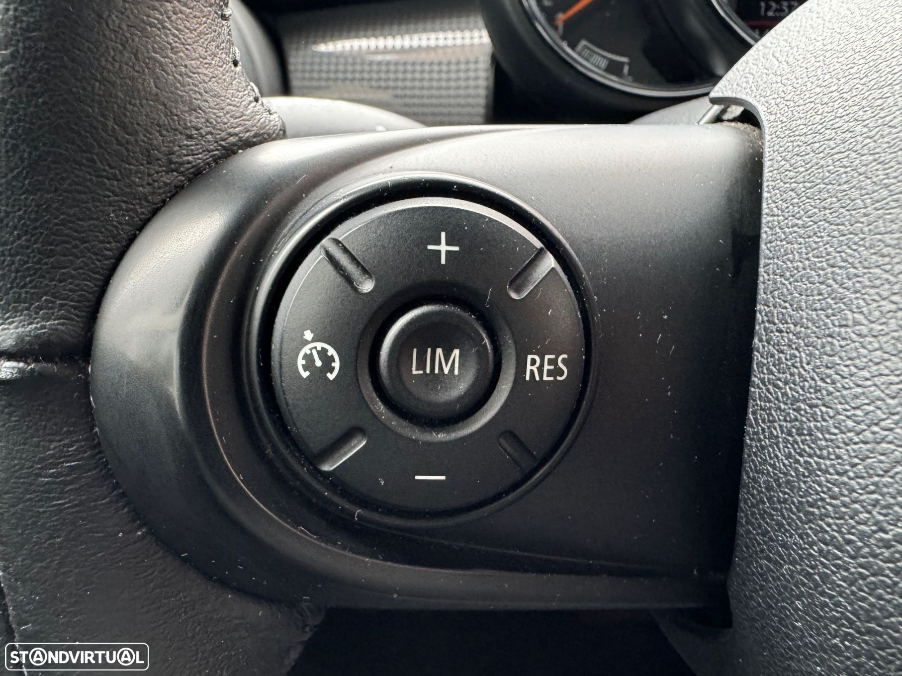 MINI 3 Portas Cooper D - 25