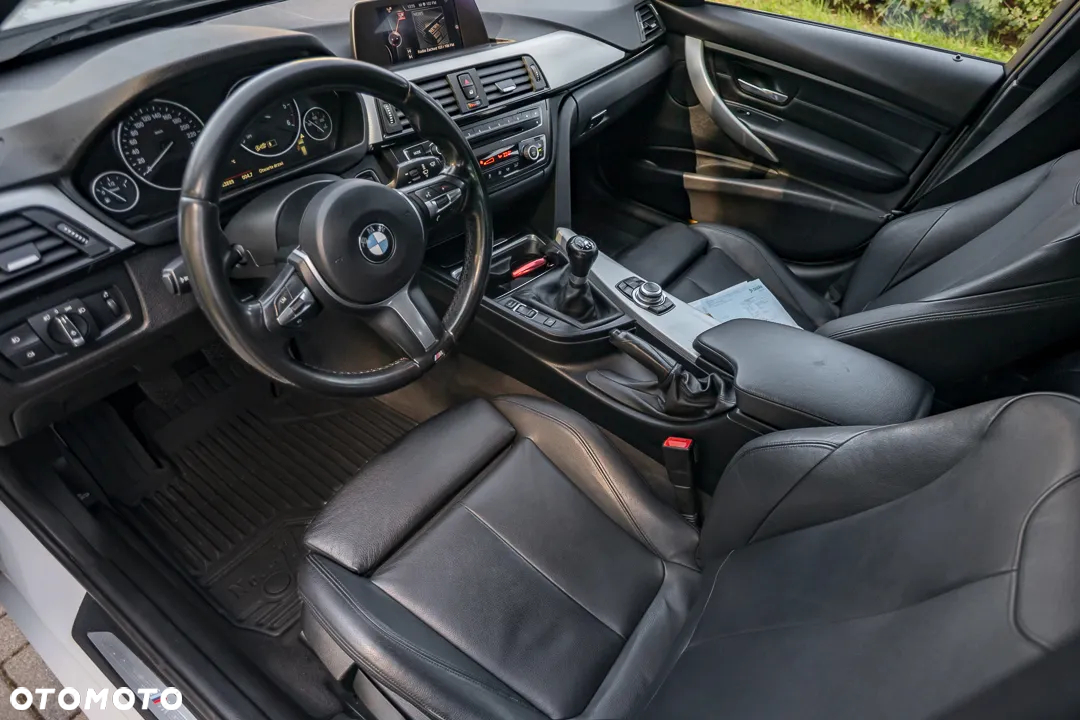 BMW Seria 3 320d xDrive M Sport - 15