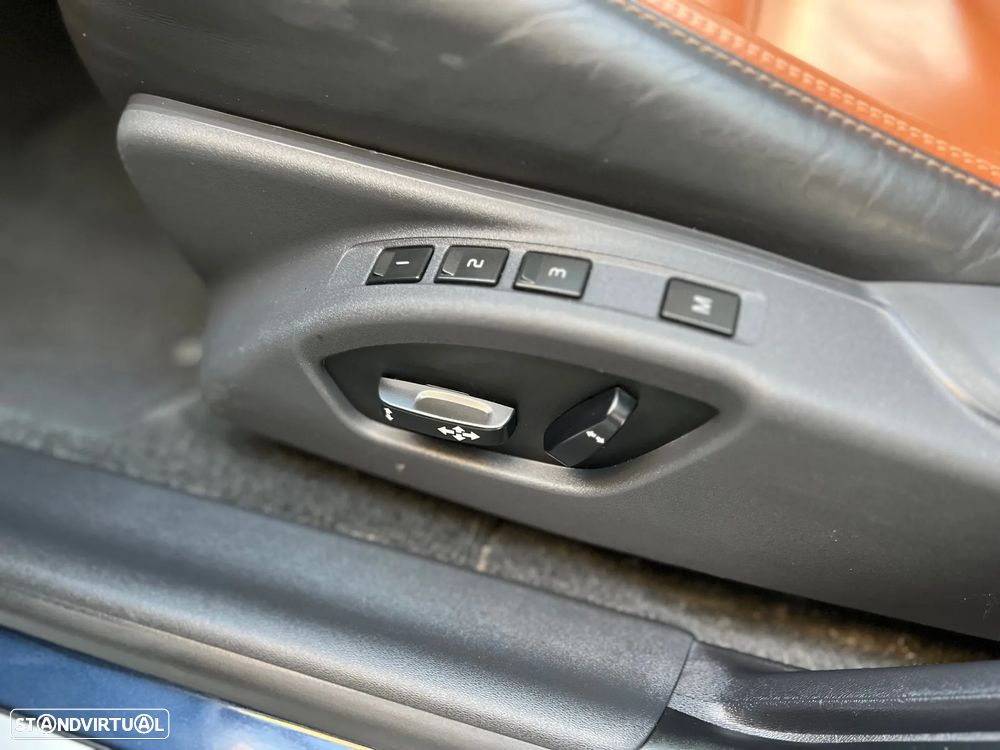 Volvo V60 D6 Twin Engine Geartronic Summum - 17