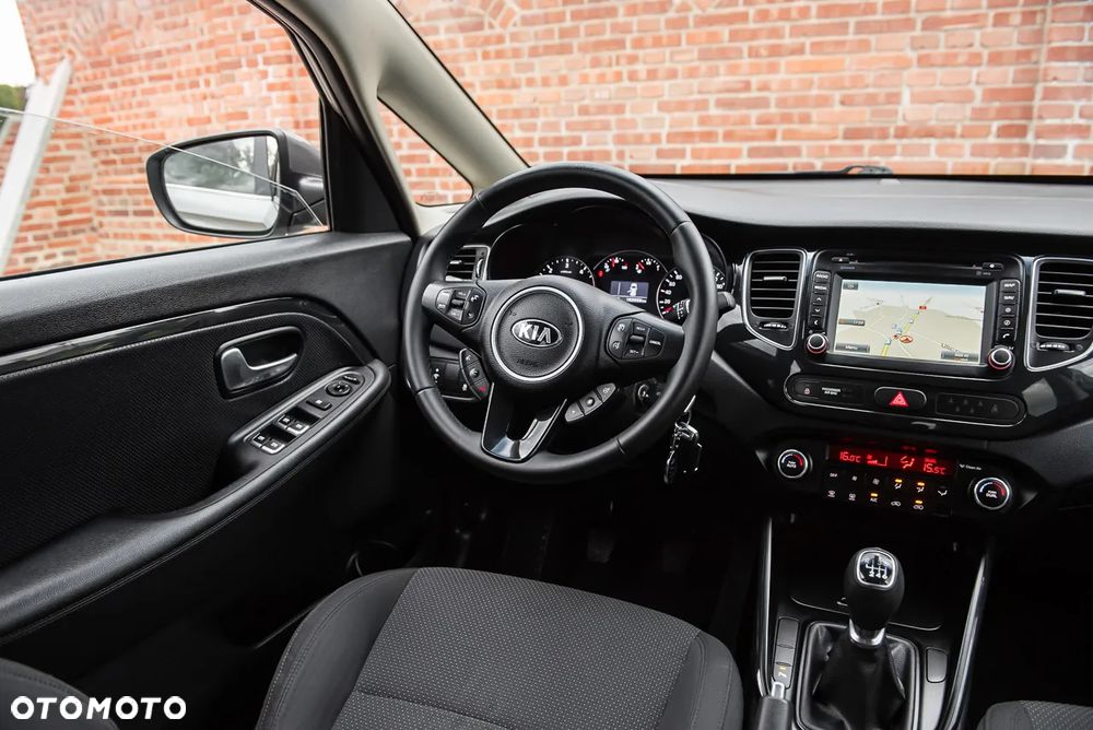 Kia Carens 1.7 CRDi 115 ISG UEFA EURO 2016 - 27