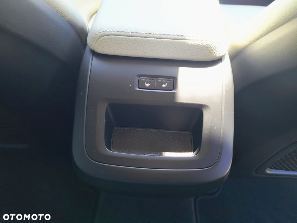 Volvo XC 60 B5 B AWD Momentum - 22