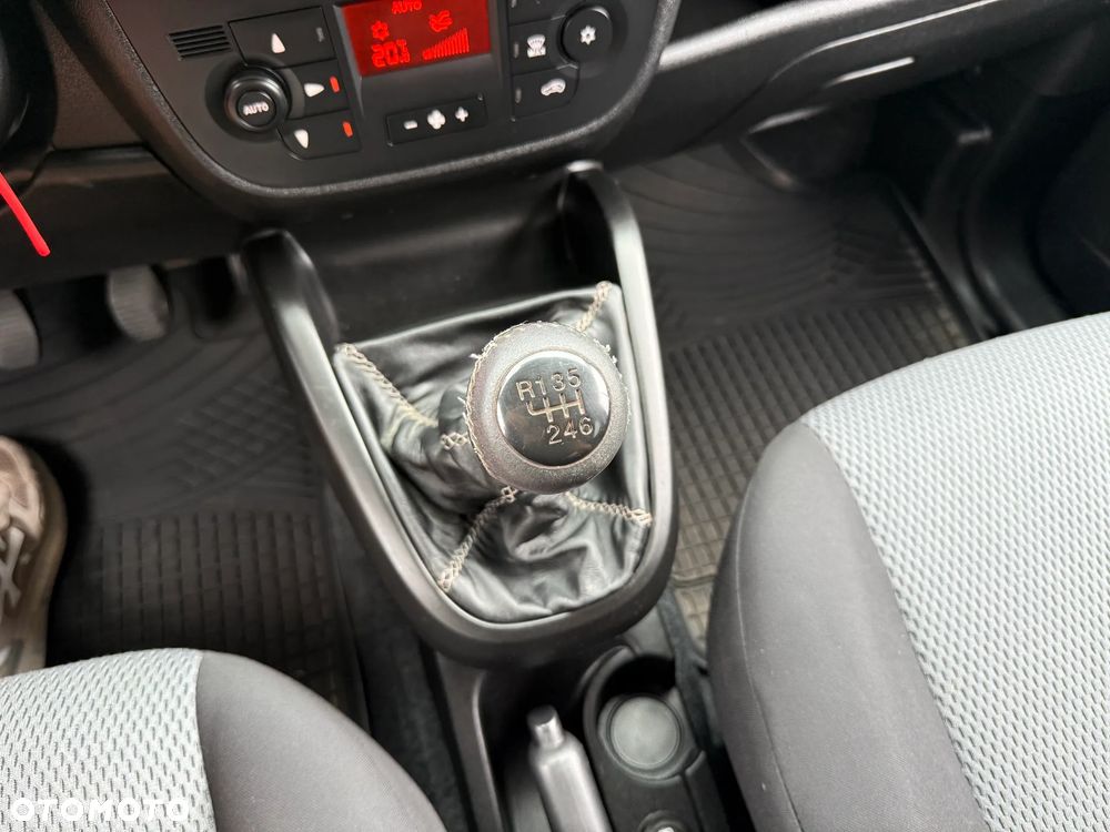 Fiat Doblo 1.4 T-Jet 16V Lounge - 17