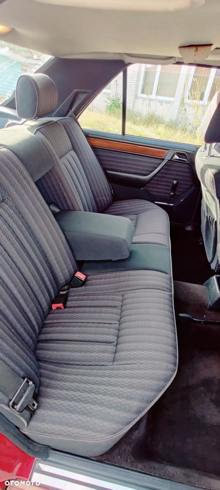 Mercedes-Benz W124 (1984-1993) - 37