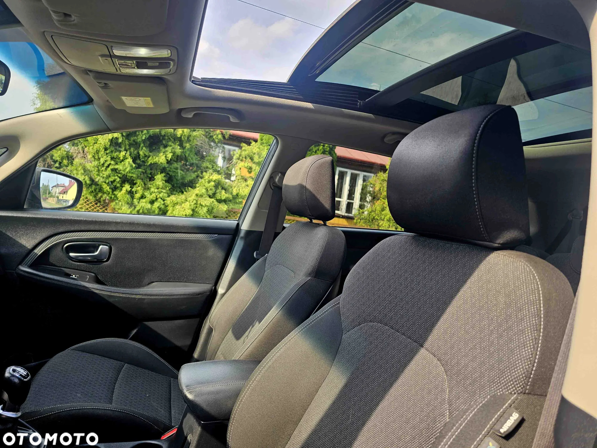 Kia Carens 1.7 CRDi M 7os - 14
