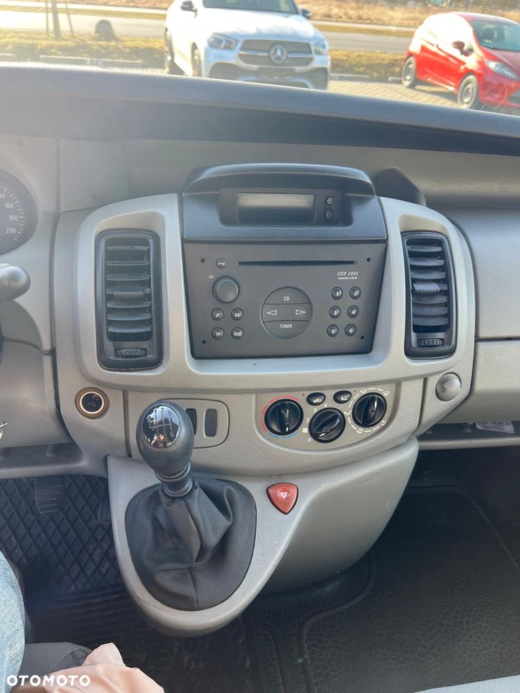 Opel Vivaro - 10