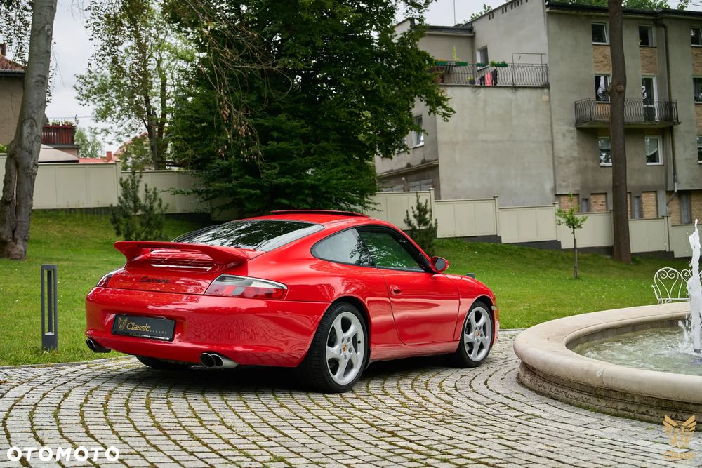 Porsche 911 Carrera - 6