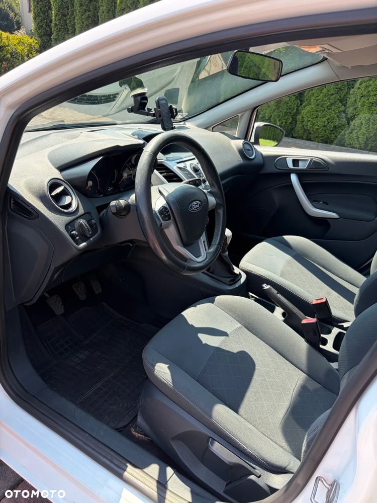 Ford Fiesta 1.25 Ambiente EU5 - 10