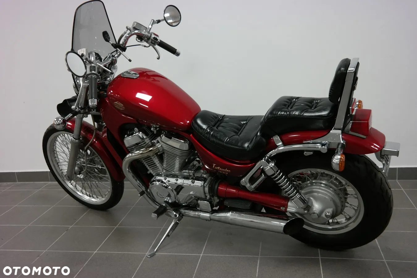Suzuki Intruder - 14