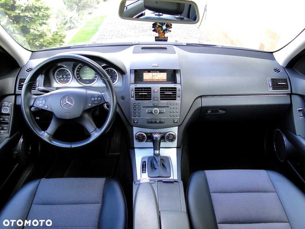 Mercedes-Benz Klasa C 180 CGI Automatik BlueEFFICIENCY Avantgarde - 13