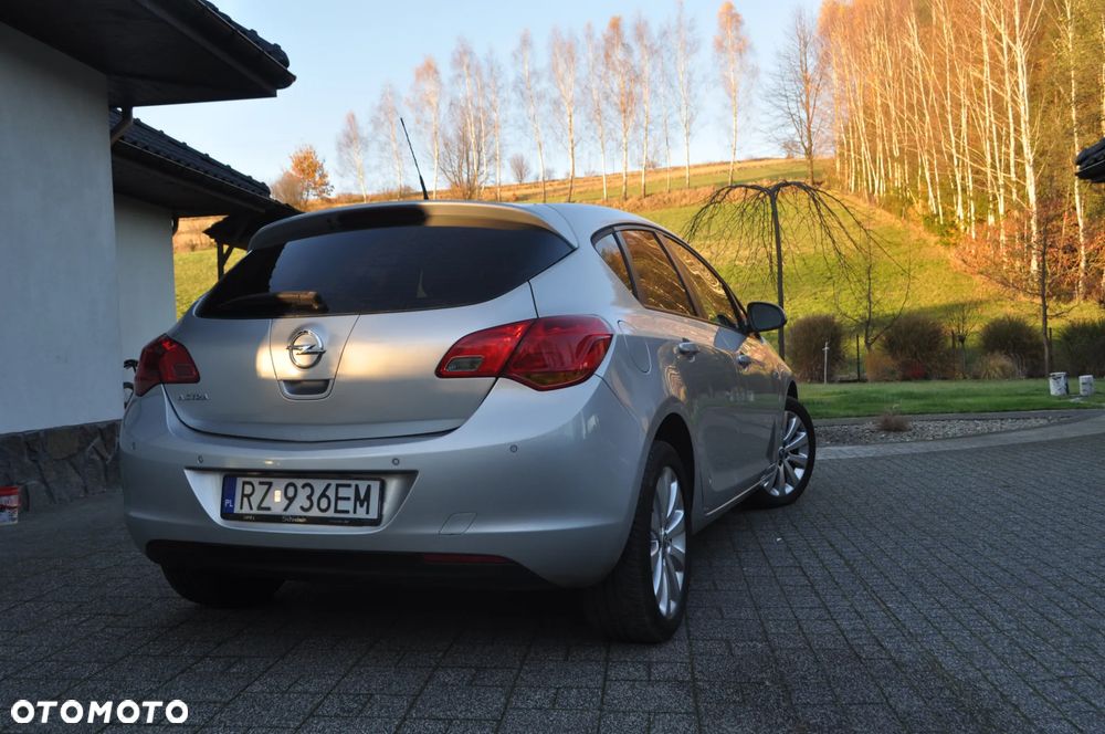 Opel Astra 1.6 Cosmo - 9