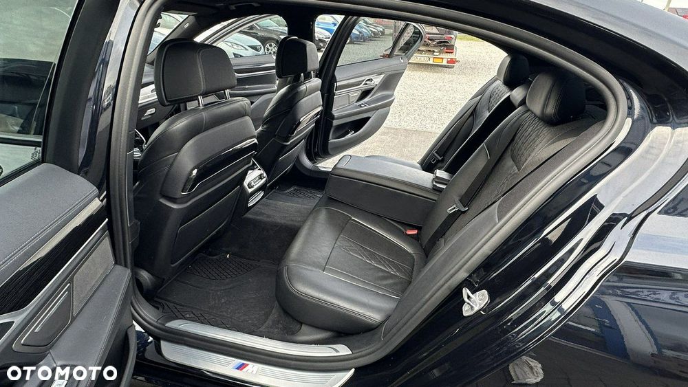 BMW Seria 7 - 11