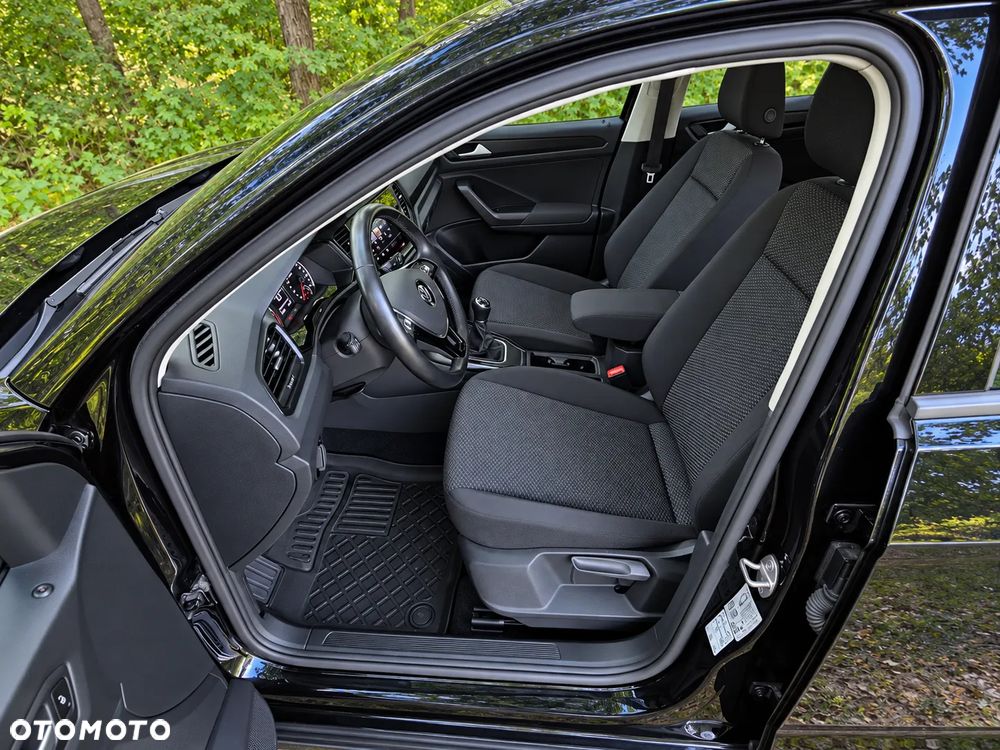 Volkswagen T-Roc - 10