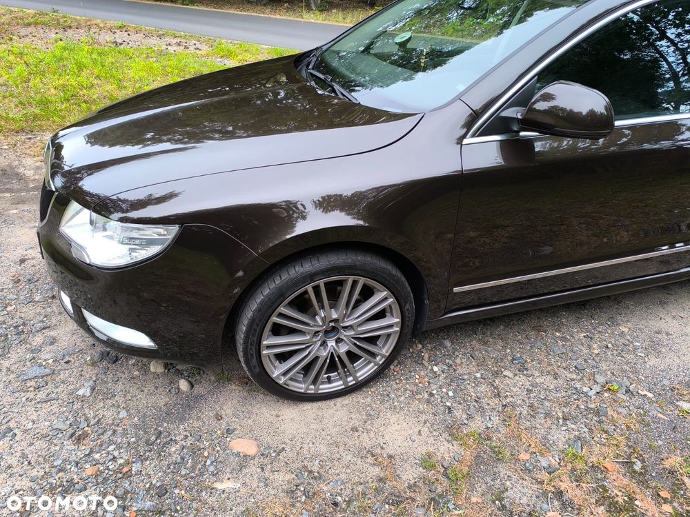 Skoda Superb 2.0 TDI Ambition DSG - 2