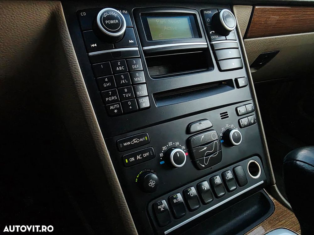 Volvo XC 90 - 9