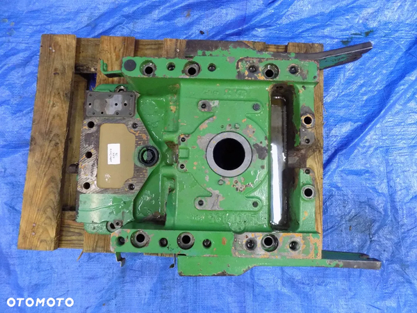 obudowa tylnego wom pto l101895 john deere 6300 6100 6200 6400