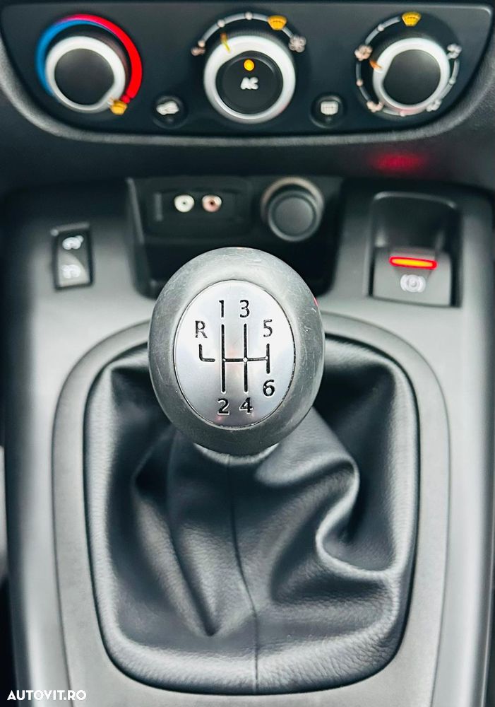 Renault Grand Scenic 1.5 dCi Authentique - 24