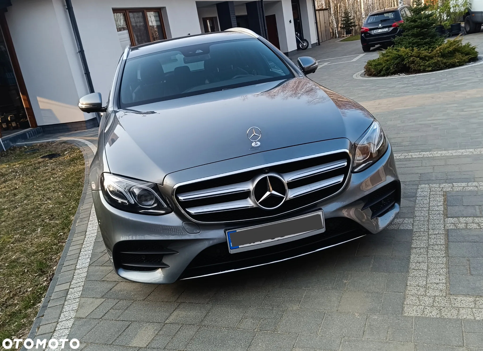 Mercedes-Benz Klasa E 220 d T 9G-TRONIC AMG Line - 4