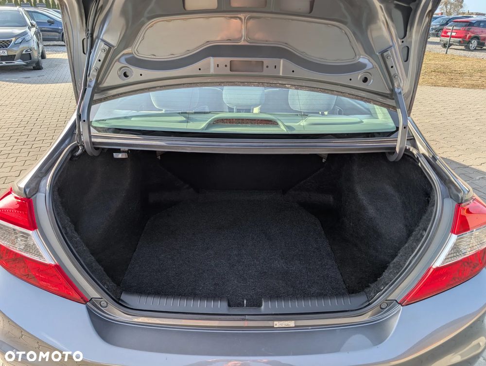 Honda Civic 1.8 Executive i-SHIFT - 39