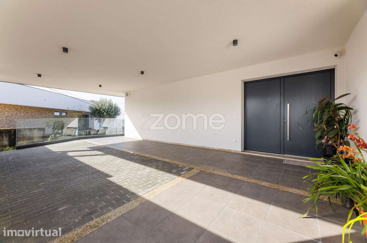 Moradia individual T3 c/ piscina em Nogueira, Braga - Grande imagem: 4/50