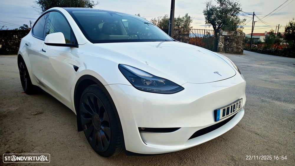 Tesla Model Y Performance Tração Integral - 14