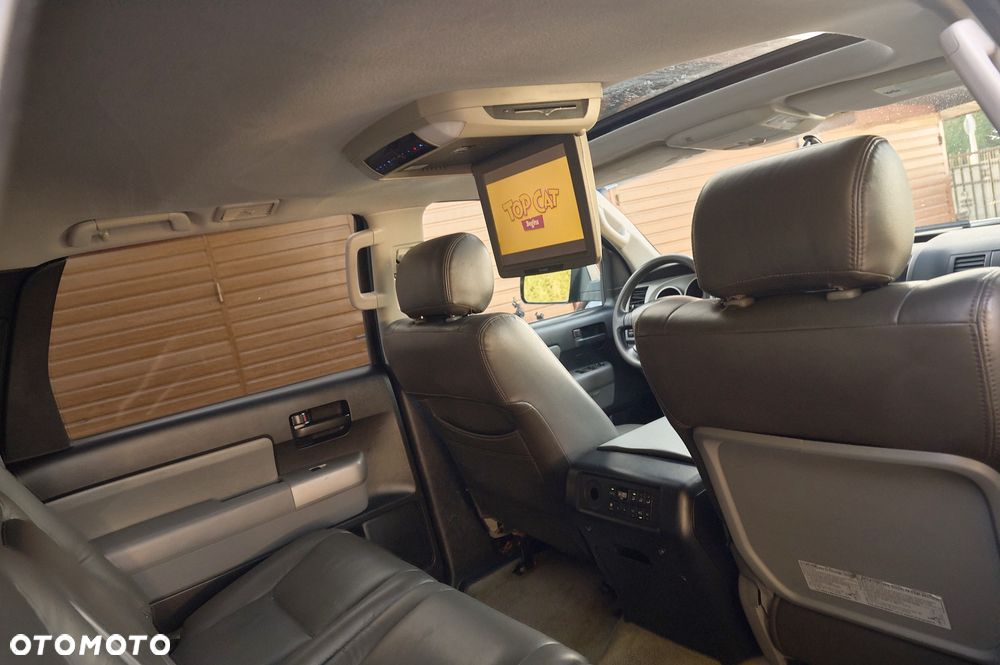 Toyota Sequoia - 30