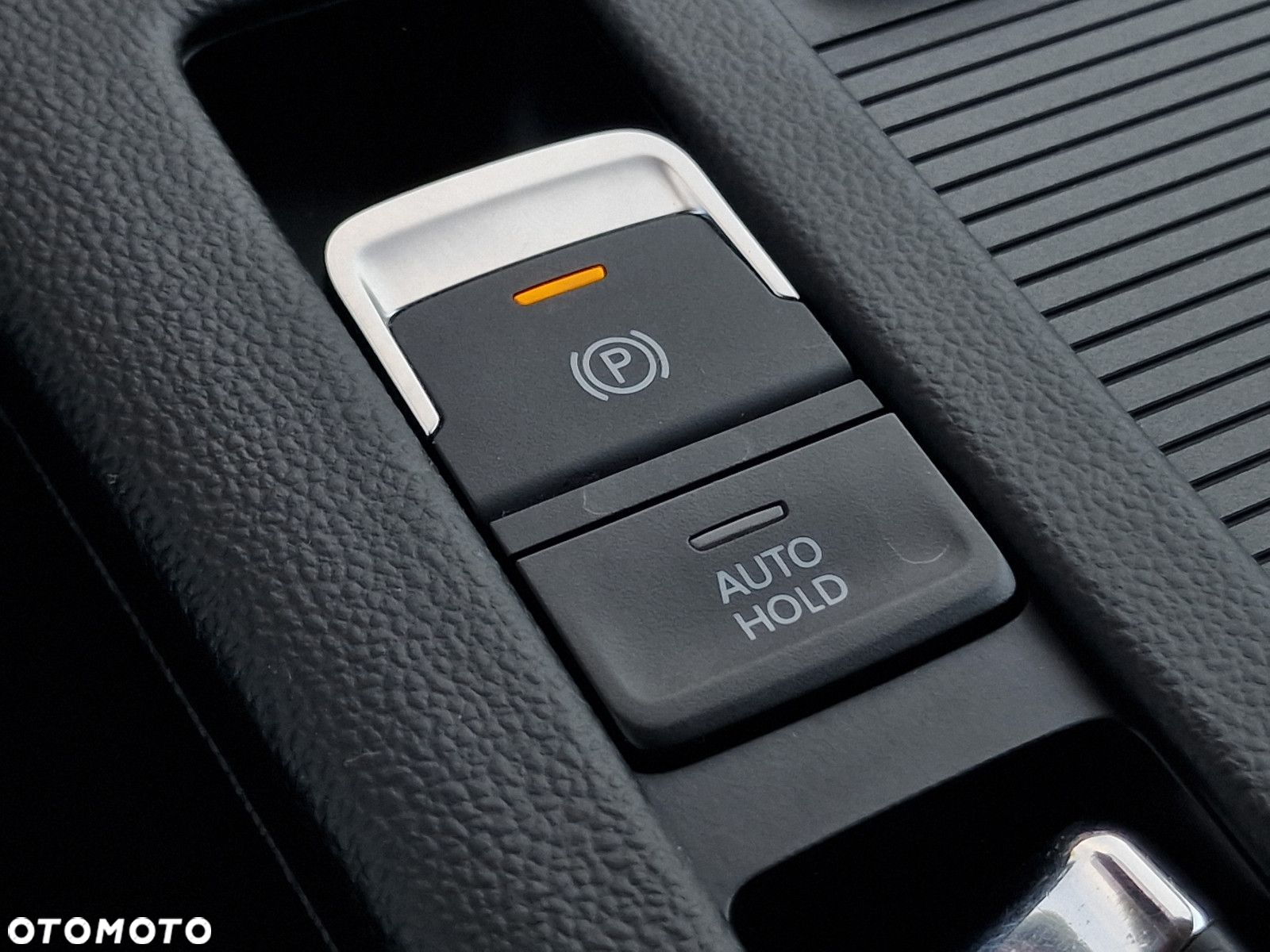 Volkswagen Passat 2.0 TDI Elegance DSG - 26