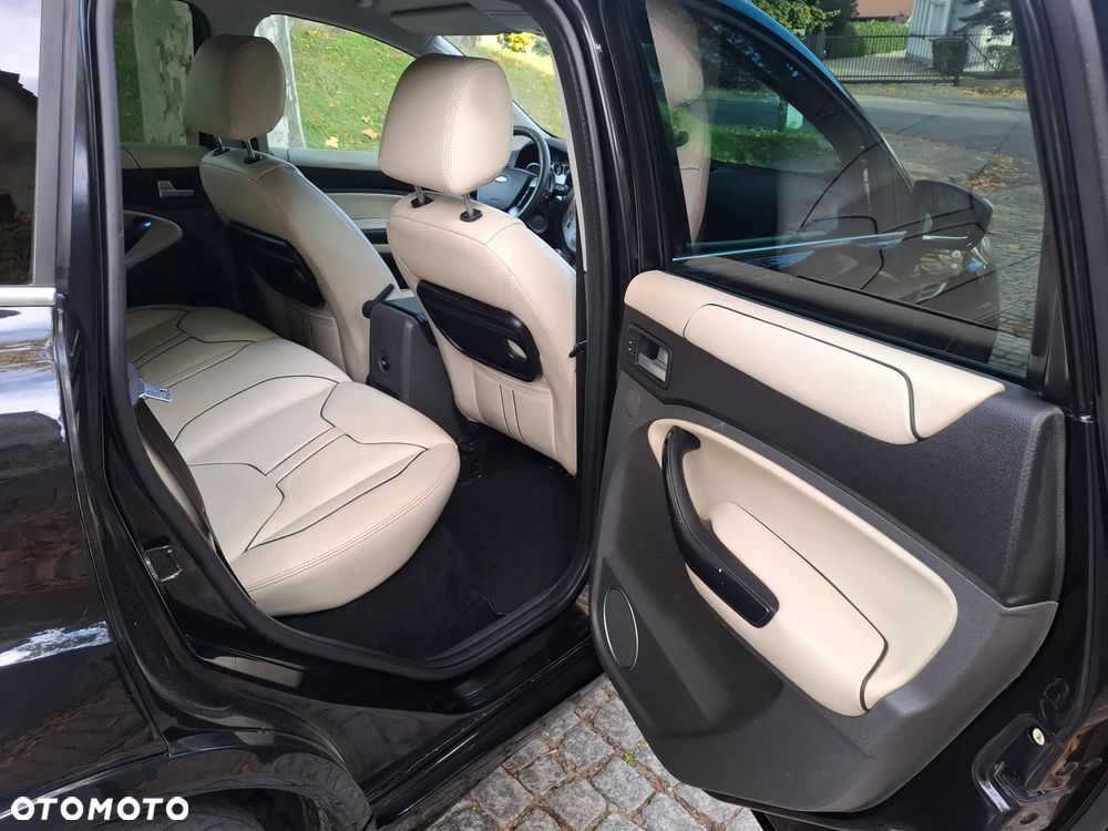Ford Kuga - 13