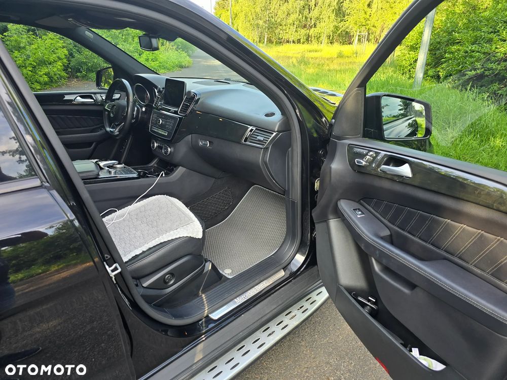 Mercedes-Benz GLE - 19