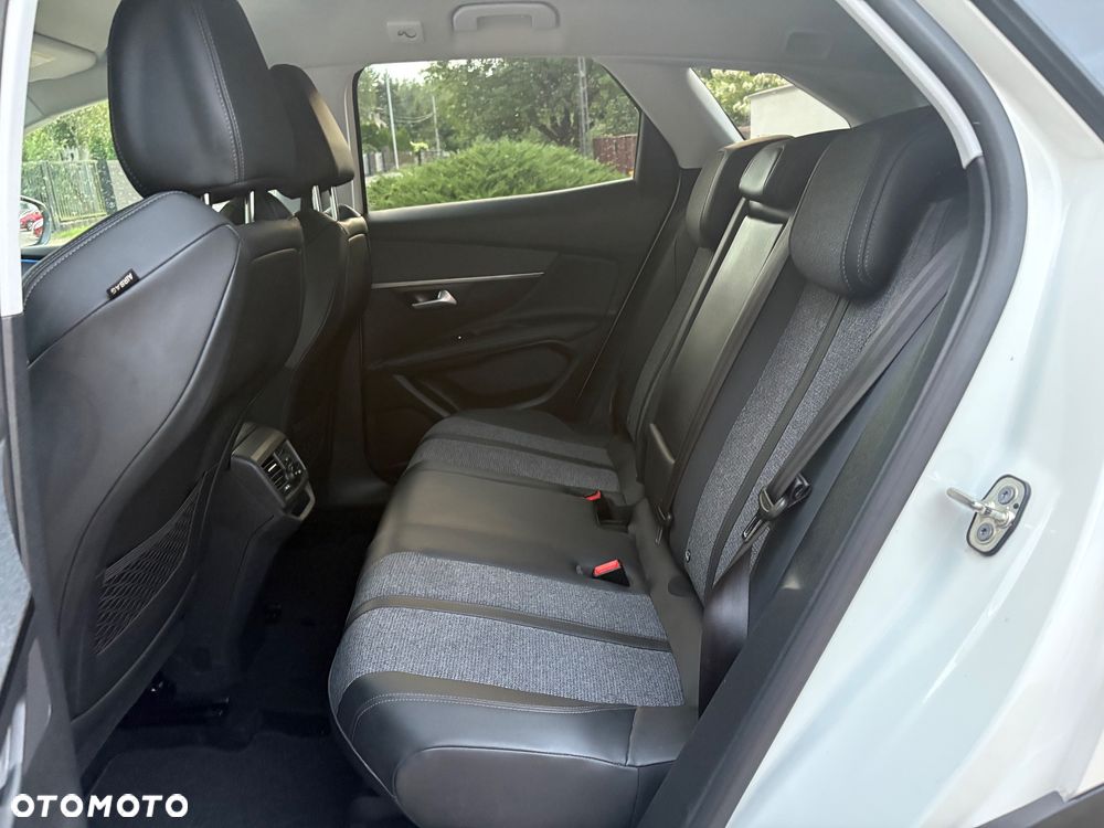 Peugeot 3008 1.5 BlueHDi Allure S&S - 16