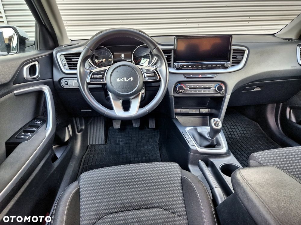 Kia Ceed 1.5 T-GDI M - 6