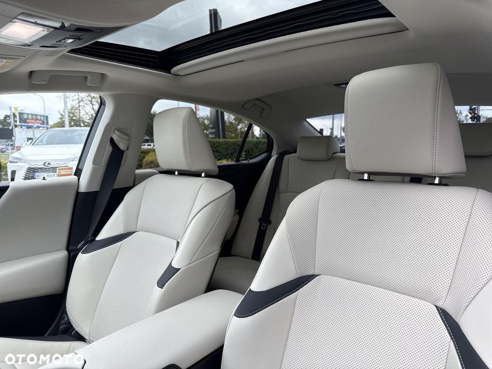 Lexus ES 300h Business Edition - 12