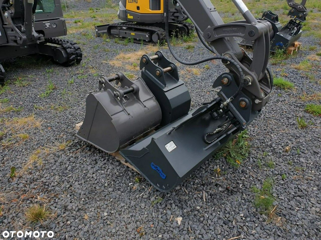 Volvo ECR40F KLIMATYZACJA NOWA DOSTĘPNA OD RĘKI, SZYBKOZŁĄCZE, DŁUGIE RAMIĘ, OBRÓT W OBRYSIE, ŁYŻKI: 300, 600, 1200MM SKARPOWA HYDRAULICZNA STEROWANA Z JOYSTICKA - 32