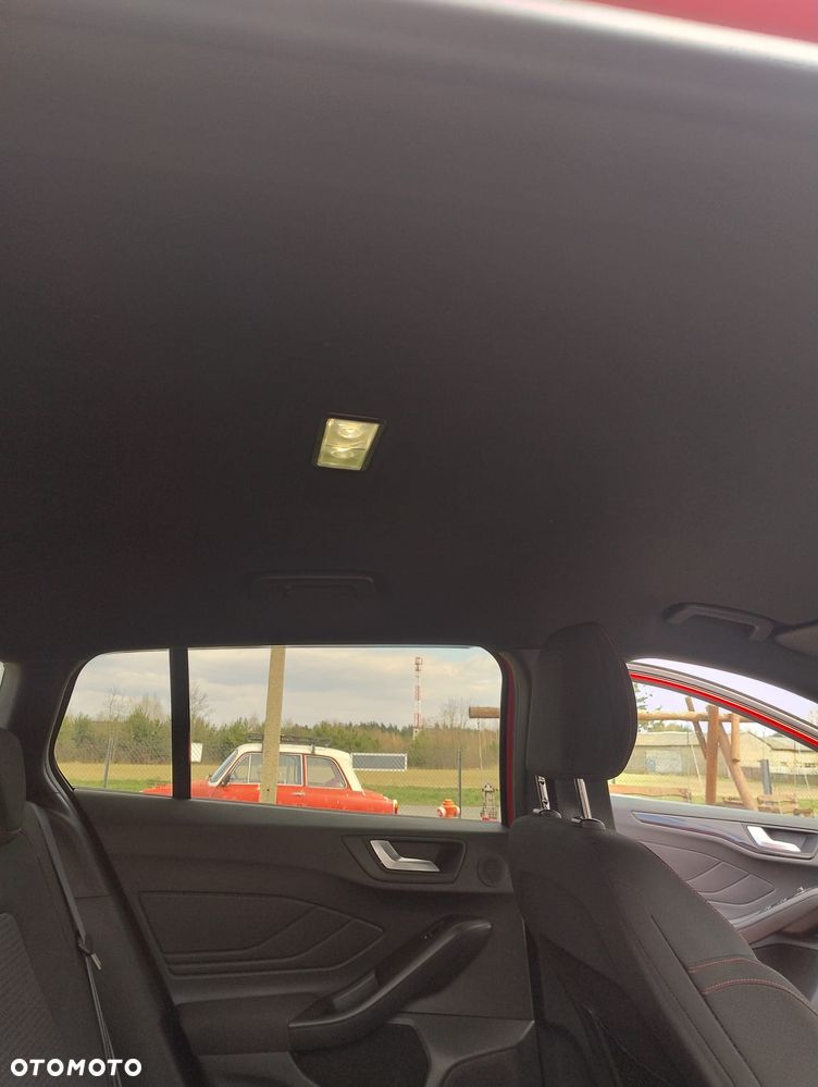 Ford Focus 1.5 EcoBoost ST-Line X - 23