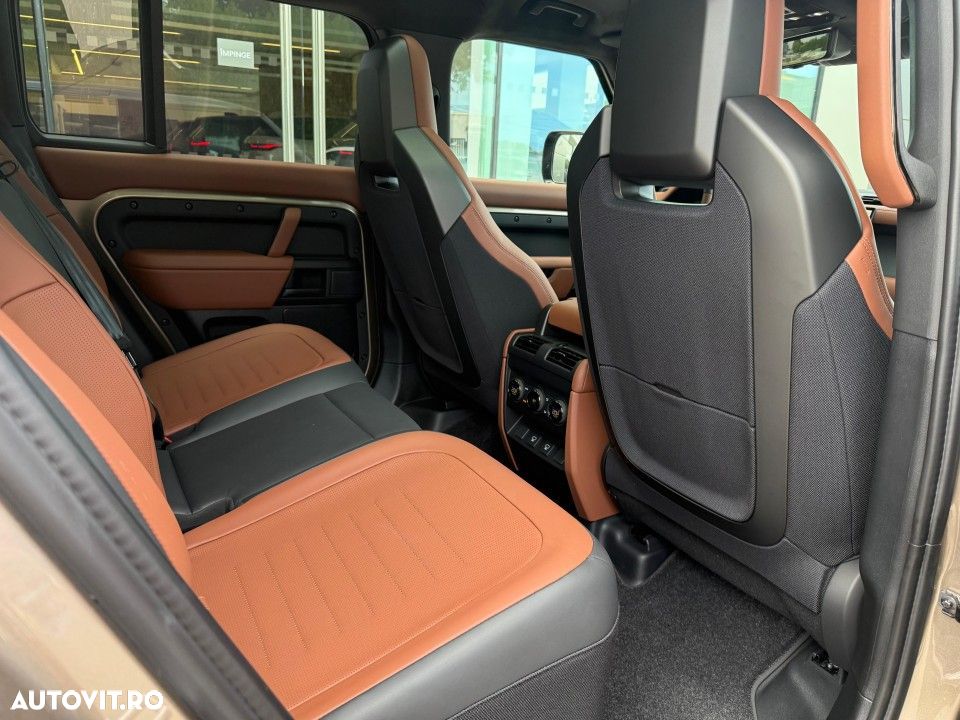 Land Rover Defender - 9