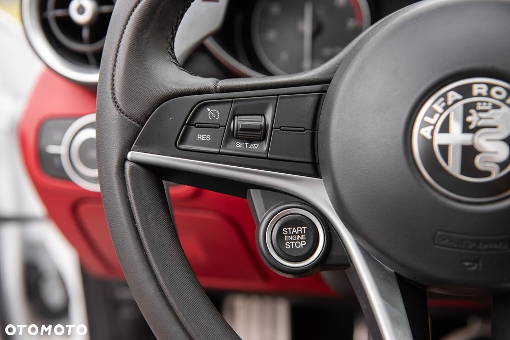 Alfa Romeo Giulia 2.0 Turbo Super - 24