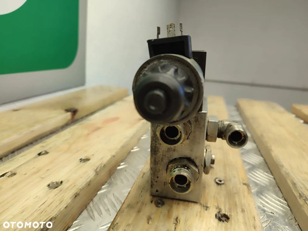 Blok zaworowy Sauer-Danfoss DCV03 2R21 - 7