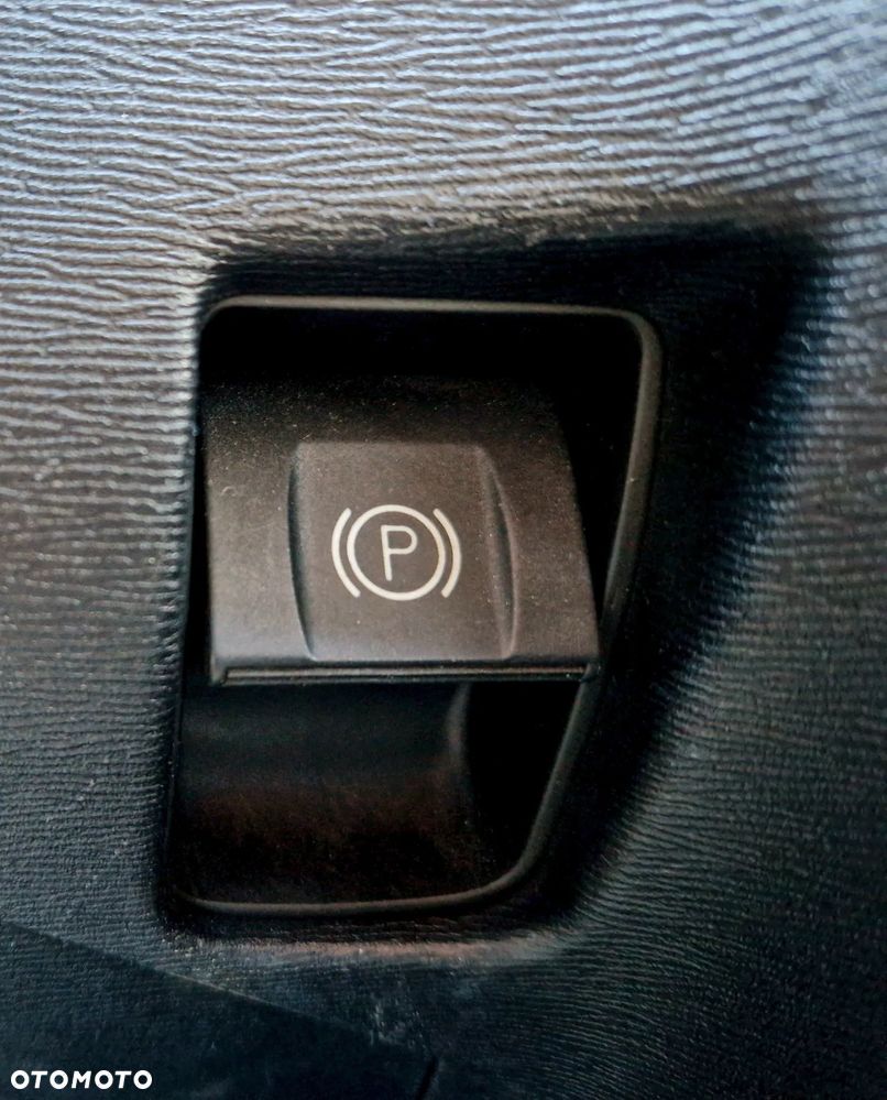 Toyota Avensis 2.0 D-4D Premium - 12