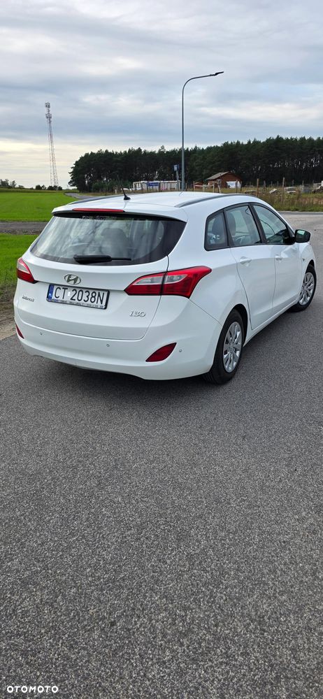 Hyundai i30 1.6 CRDi BlueDrive Premium - 4