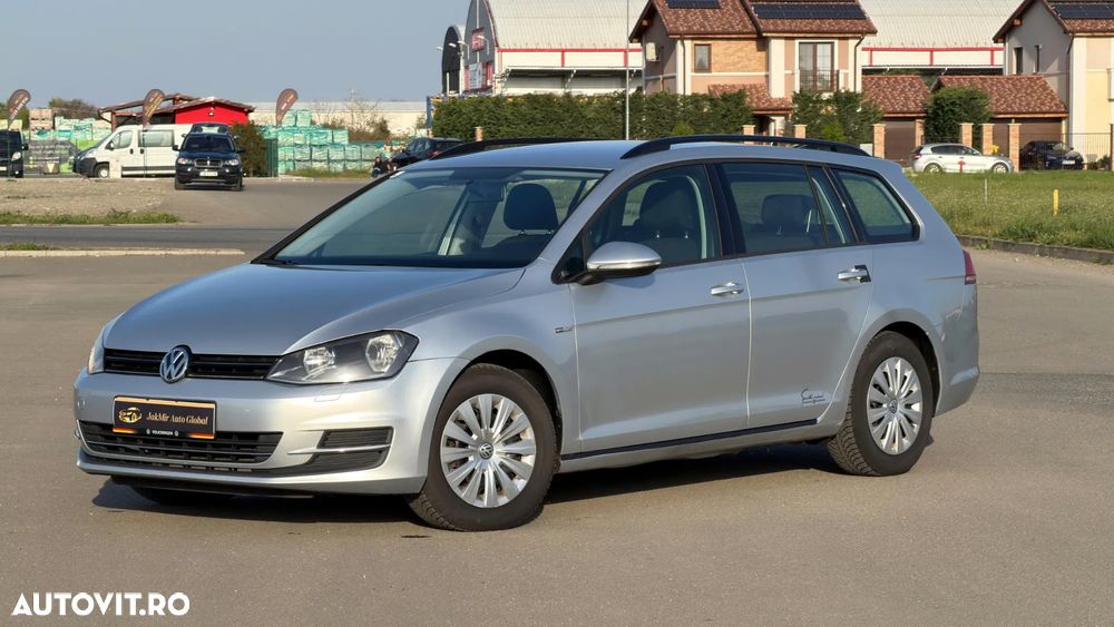 Volkswagen Golf - 1