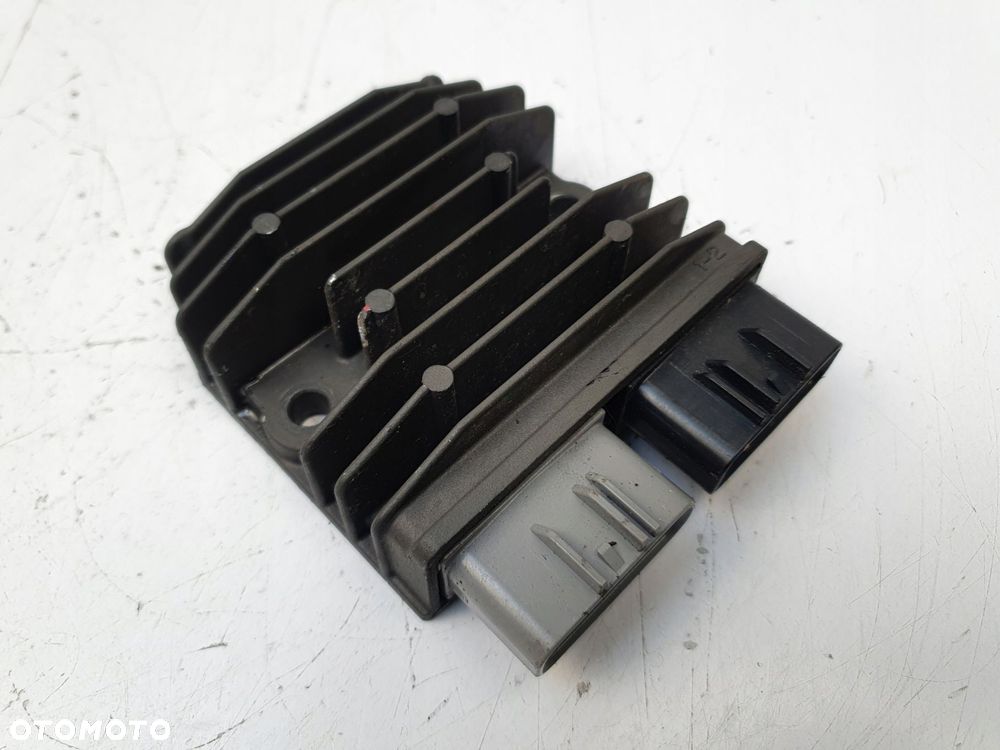 REGULATOR NAPIĘCIA Yamaha XSR 700 XSR700 15-22 moduł SH821AA - 5