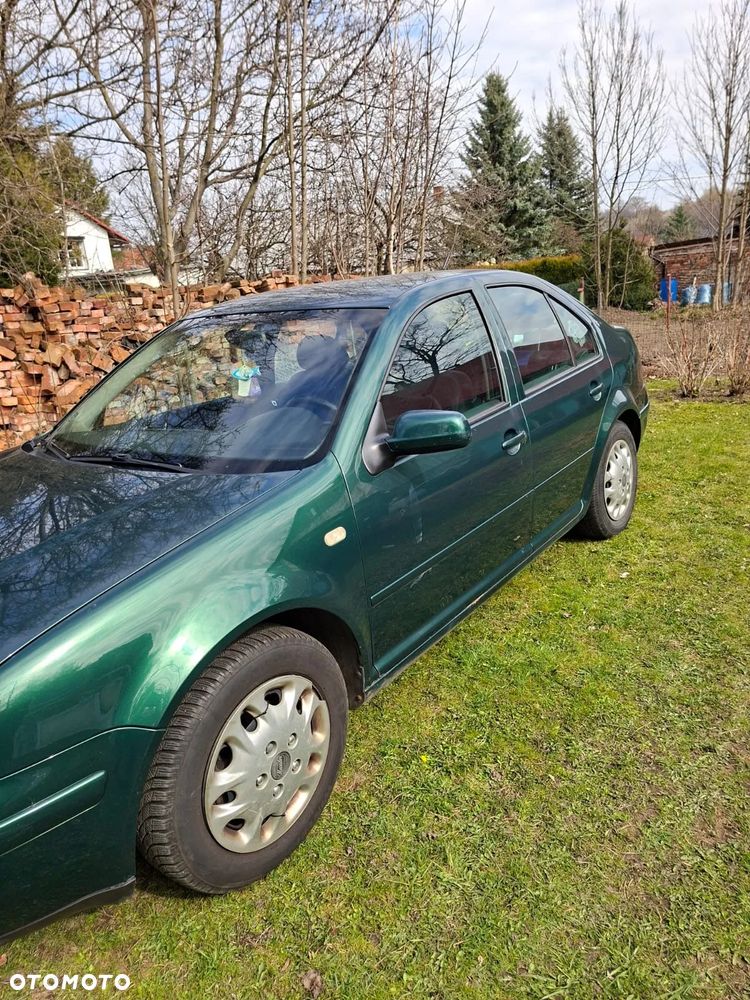 Volkswagen Bora 1.6 Basis - 2