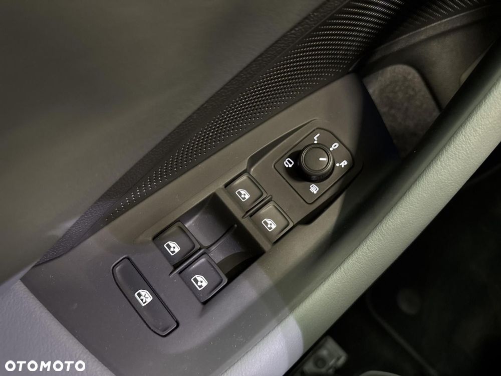 Volkswagen Passat - 25