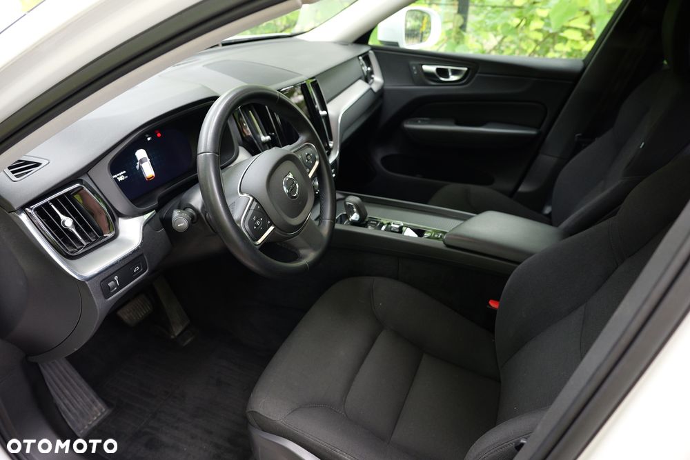 Volvo XC 60 B4 B Momentum Pro - 5