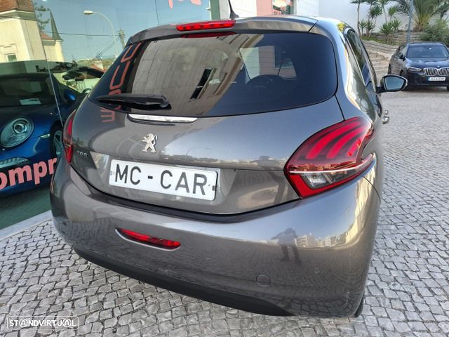 Peugeot 208 1.2 PureTech Signature - 49